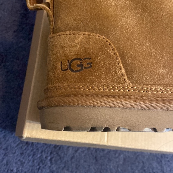 Ugg Neumel Grade School - Picture 7 of 10